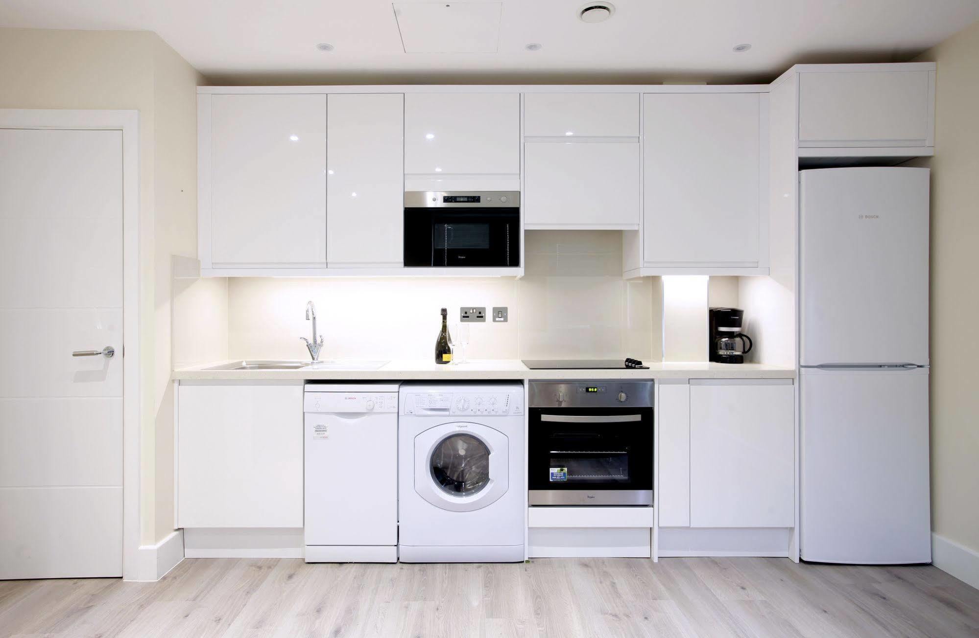Valet Apartments Wembley Exterior photo