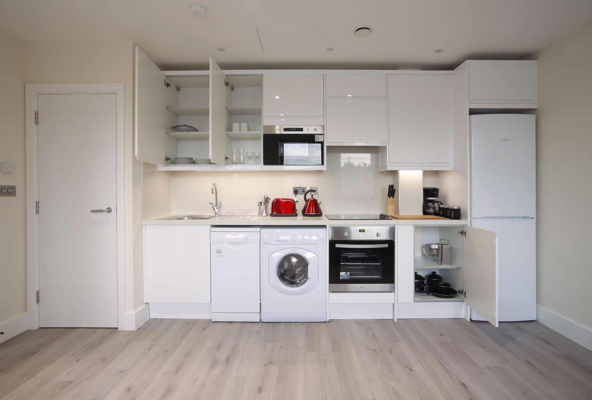 Valet Apartments Wembley Exterior photo