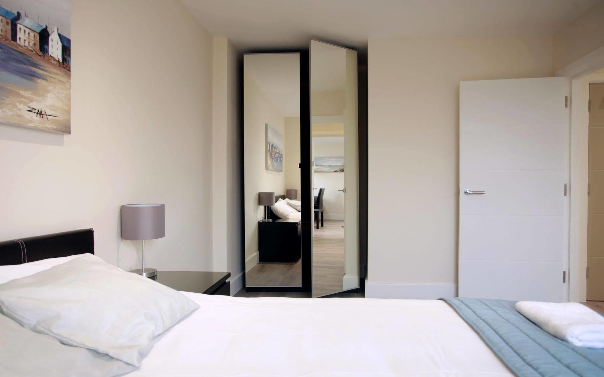 Valet Apartments Wembley Exterior photo