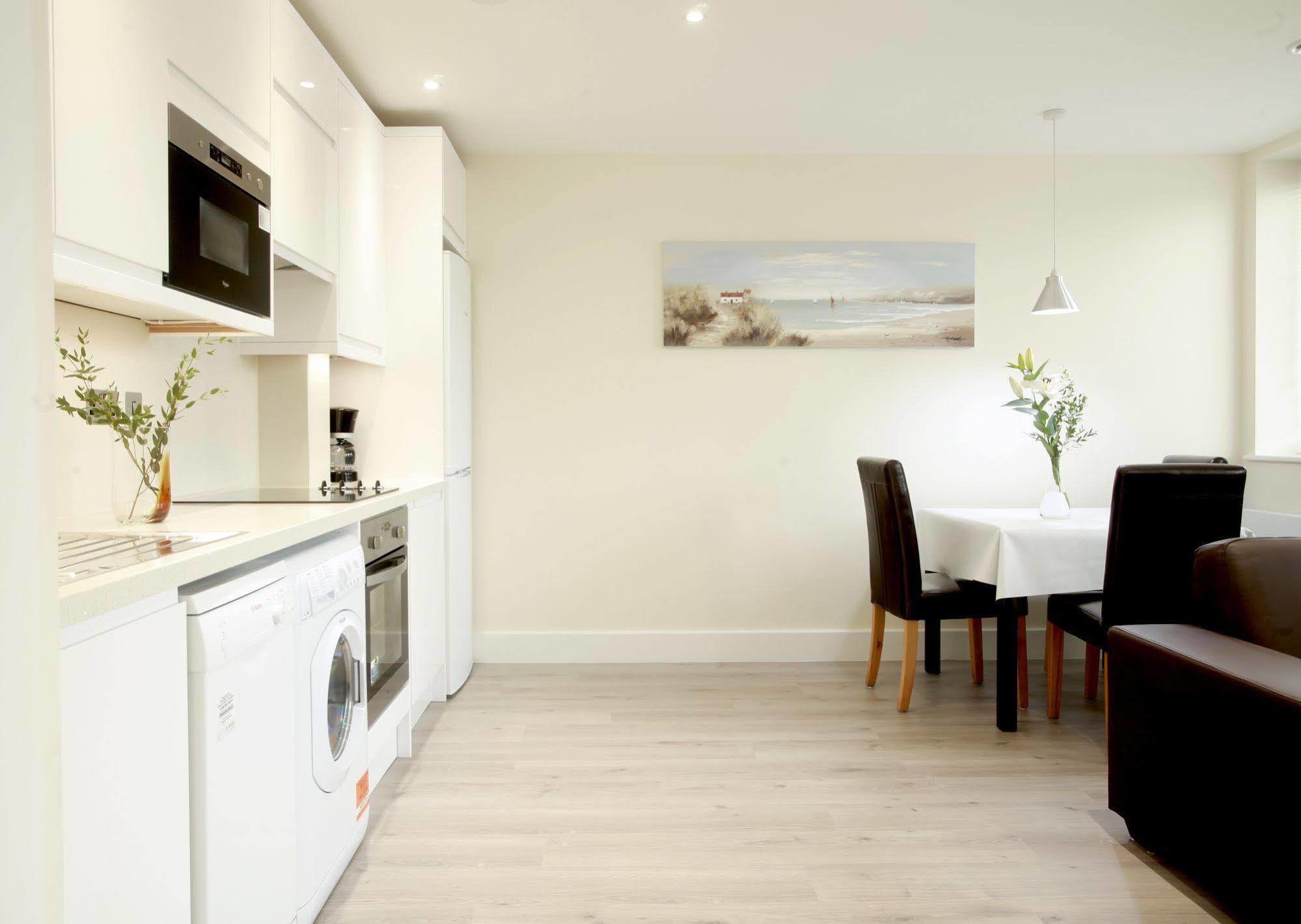 Valet Apartments Wembley Exterior photo